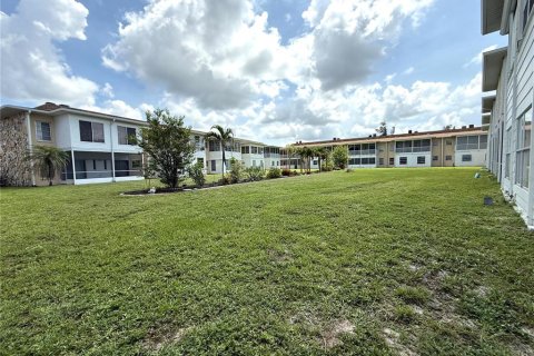 Condo in Port Charlotte, Florida, 1 bedroom  № 1802150 - photo 19