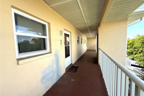Condominio en venta en Port Charlotte, Florida, 1 dormitorio, 81.29 m2 № 1802150 - foto 18