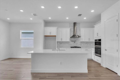Casa en venta en Zephyrhills, Florida, 4 dormitorios, 229.28 m2 № 1917932 - foto 2