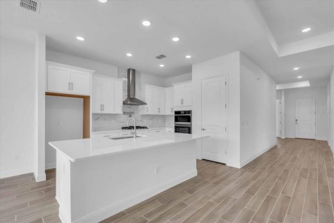 Casa en venta en Zephyrhills, Florida, 4 dormitorios, 229.28 m2 № 1917932 - foto 11