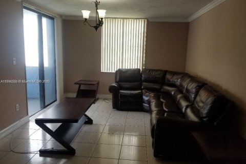 Copropriété à louer à Miami, Floride: 2 chambres, 91.42 m2 № 1957102 - photo 4