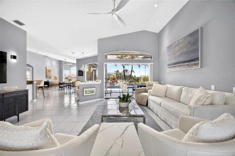 Villa ou maison à vendre à Punta Gorda, Floride: 3 chambres, 197.32 m2 № 2310241 - photo 6