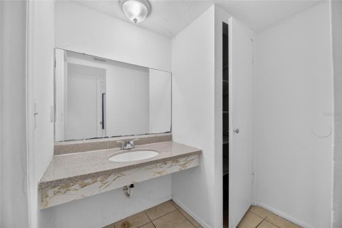 Купить коммерческую недвижимость в Тампа, Флорида 8 спален, 146.41м2, № 2201123 - фото 23