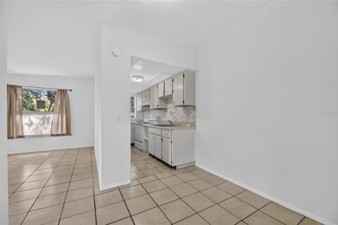 Купить коммерческую недвижимость в Тампа, Флорида 8 спален, 146.41м2, № 2201123 - фото 10
