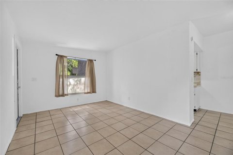 Купить коммерческую недвижимость в Тампа, Флорида 8 спален, 146.41м2, № 2201123 - фото 8