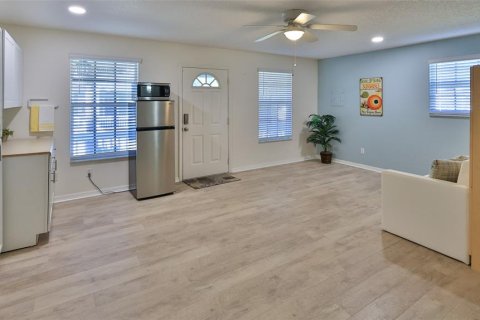Casa en venta en New Smyrna Beach, Florida, 4 dormitorios, 158.03 m2 № 1565511 - foto 30