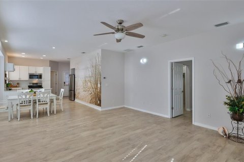 Casa en venta en New Smyrna Beach, Florida, 4 dormitorios, 158.03 m2 № 1565511 - foto 6