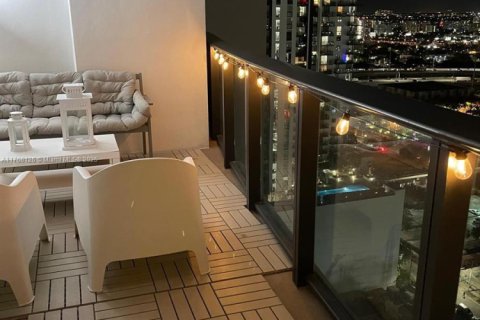 Copropriété à louer à Miami, Floride: 1 chambre, 78.97 m2 № 1985460 - photo 4