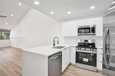 Touwnhouse à vendre à North Lauderdale, Floride: 3 chambres, 116.31 m2 № 1943812 - photo 15