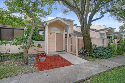 Touwnhouse à vendre à North Lauderdale, Floride: 3 chambres, 116.31 m2 № 1943812 - photo 3