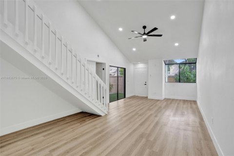 Touwnhouse à vendre à North Lauderdale, Floride: 3 chambres, 116.31 m2 № 1943812 - photo 17