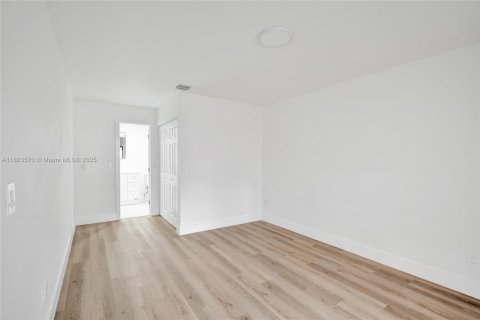 Touwnhouse à vendre à North Lauderdale, Floride: 3 chambres, 116.31 m2 № 1943812 - photo 23