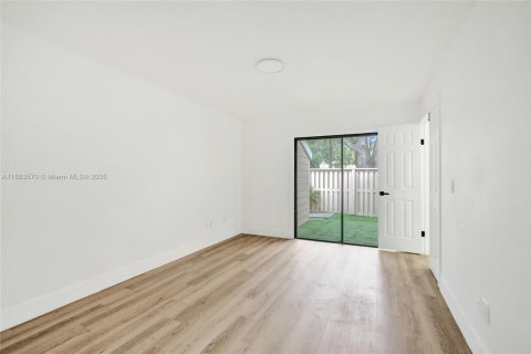 Touwnhouse à vendre à North Lauderdale, Floride: 3 chambres, 116.31 m2 № 1943812 - photo 21