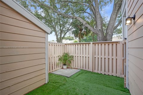 Touwnhouse à vendre à North Lauderdale, Floride: 3 chambres, 116.31 m2 № 1943812 - photo 25