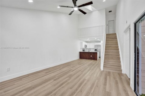 Touwnhouse à vendre à North Lauderdale, Floride: 3 chambres, 116.31 m2 № 1943812 - photo 5