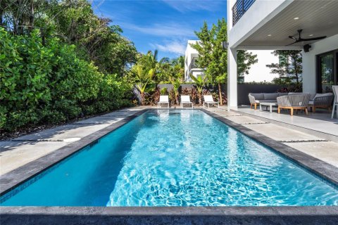 Casa en venta en Fort Lauderdale, Florida, 6 dormitorios, 332.68 m2 № 2180535 - foto 5
