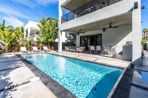 Casa en venta en Fort Lauderdale, Florida, 6 dormitorios, 332.68 m2 № 2180535 - foto 4