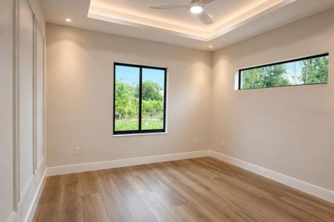 House in Port Charlotte, Florida 3 bedrooms, 164.99 sq.m. № 2156762 - photo 6