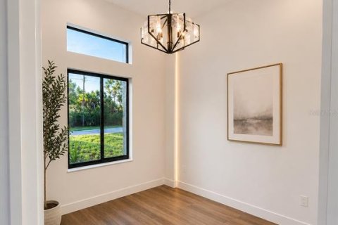 House in Port Charlotte, Florida 3 bedrooms, 164.99 sq.m. № 2156762 - photo 7