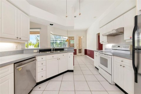 House in Sarasota, Florida 3 bedrooms, 211.72 sq.m. № 1879116 - photo 14