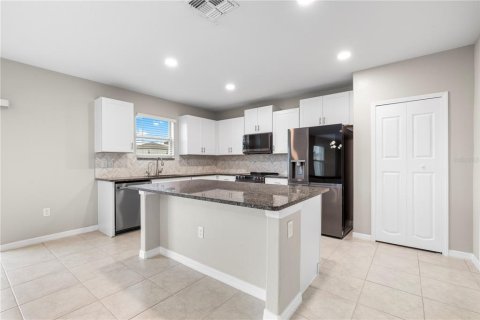 House in Riverview, Florida 4 bedrooms, 244.8 sq.m. № 2408717 - photo 6
