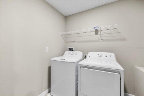 House in Riverview, Florida 4 bedrooms, 244.8 sq.m. № 2408717 - photo 25