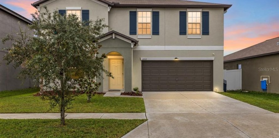 House in Riverview, Florida 4 bedrooms, 244.8 sq.m. № 2408717