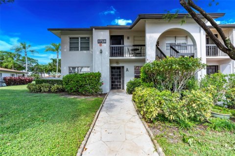 Condo in Delray Beach, Florida, 2 bedrooms № 2244341