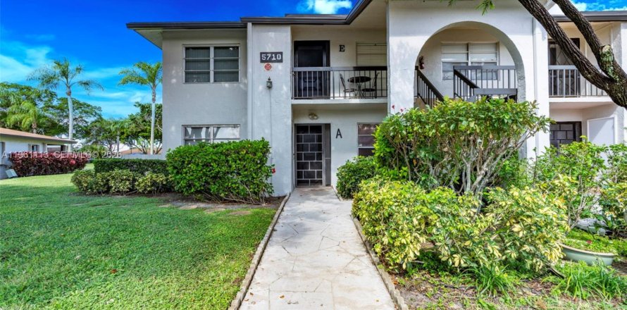 Condo in Delray Beach, Florida, 2 bedrooms  № 2244341