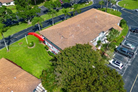 Condo in Delray Beach, Florida, 2 bedrooms  № 2244341 - photo 29