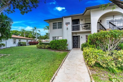 Condo in Delray Beach, Florida, 2 bedrooms  № 2244341 - photo 10