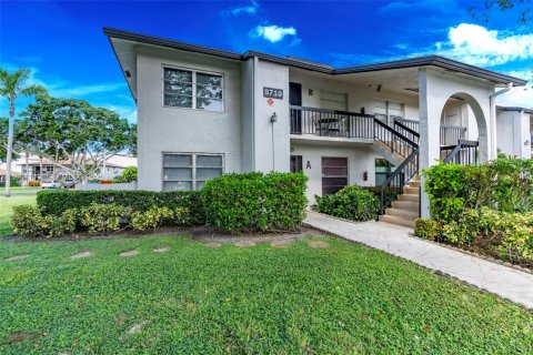 Condo in Delray Beach, Florida, 2 bedrooms  № 2244341 - photo 2