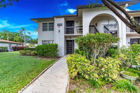 Condo in Delray Beach, Florida, 2 bedrooms  № 2244341 - photo 13