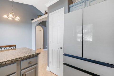 House in Vero Beach, Florida 3 bedrooms, 154.78 sq.m. № 2083144 - photo 17