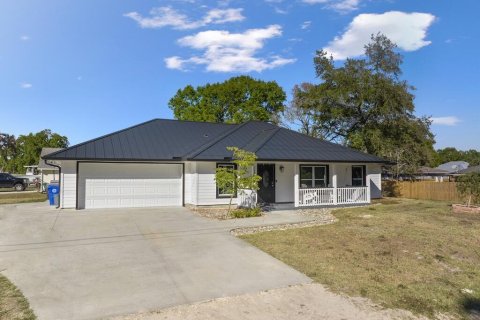 House in Vero Beach, Florida 3 bedrooms, 154.78 sq.m. № 2083144 - photo 3