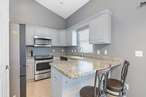 House in Vero Beach, Florida 3 bedrooms, 154.78 sq.m. № 2083144 - photo 16