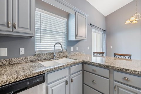 House in Vero Beach, Florida 3 bedrooms, 154.78 sq.m. № 2083144 - photo 18