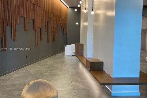 Condominio en Miami, Florida, 1 dormitorio  № 2032428