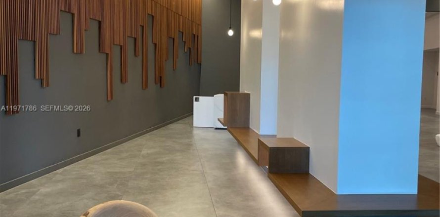 Condominio en Miami, Florida, 1 dormitorio  № 2032428