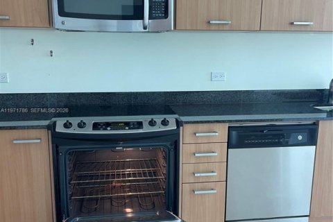 Condominio en venta en Miami, Florida, 1 dormitorio, 71.35 m2 № 2032428 - foto 23