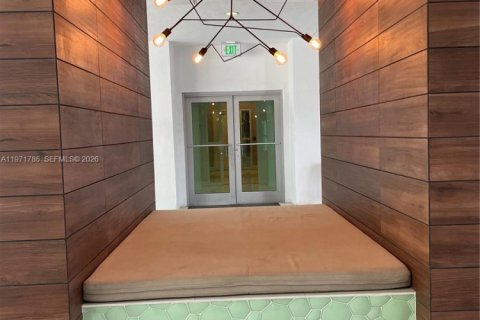 Condominio en venta en Miami, Florida, 1 dormitorio, 71.35 m2 № 2032428 - foto 9