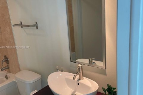 Condominio en venta en Miami, Florida, 1 dormitorio, 71.35 m2 № 2032428 - foto 24