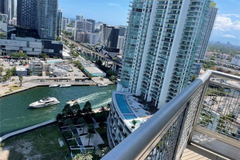 Condominio en venta en Miami, Florida, 1 dormitorio, 71.35 m2 № 2032428 - foto 21