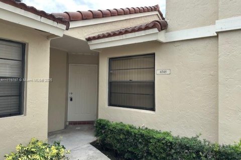 Adosado en Hialeah, Florida 2 dormitorios, 92.07 m2 № 2013454