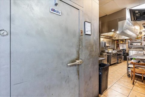 Propiedad comercial en venta en Orlando, Florida, 111.48 m2 № 2166402 - foto 26