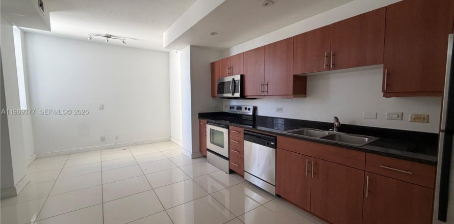 Кондоминиум с 1 спальней в Майами, Флорида № 2051696