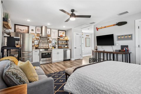 Apartamento en alquiler en Saint Petersburg, Florida, 1 habitación, 44.59 m2 № 2095318 - foto 10