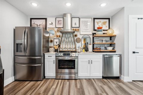 Apartamento en alquiler en Saint Petersburg, Florida, 1 habitación, 44.59 m2 № 2095318 - foto 5