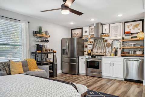 Apartamento en alquiler en Saint Petersburg, Florida, 1 habitación, 44.59 m2 № 2095318 - foto 16