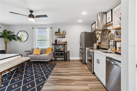 Apartamento en alquiler en Saint Petersburg, Florida, 1 habitación, 44.59 m2 № 2095318 - foto 9